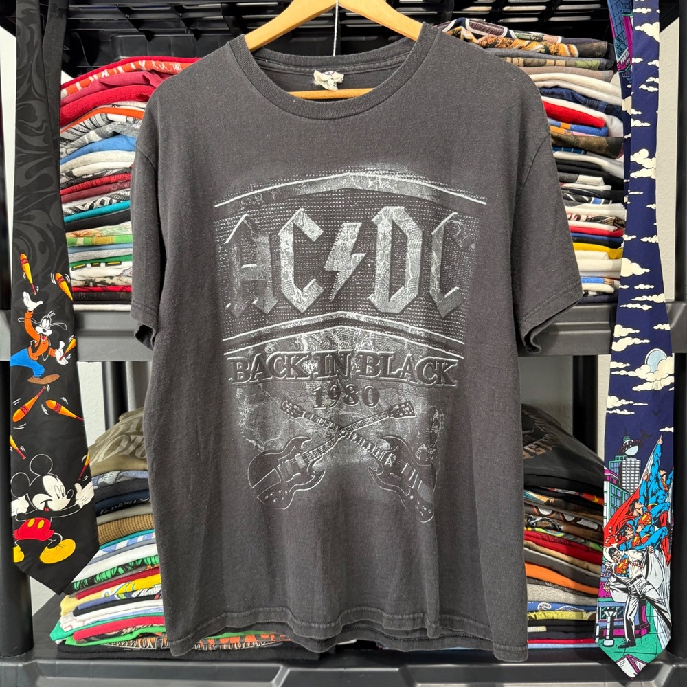 Vintage Black AC/DC Back In Black Graphic T-Shirt Size Medium Faded
